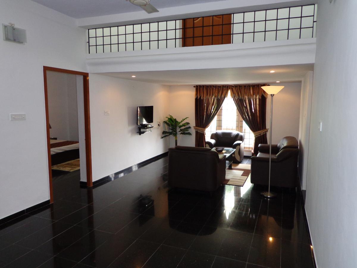 Remisha Service Apartments Chennai Room photo