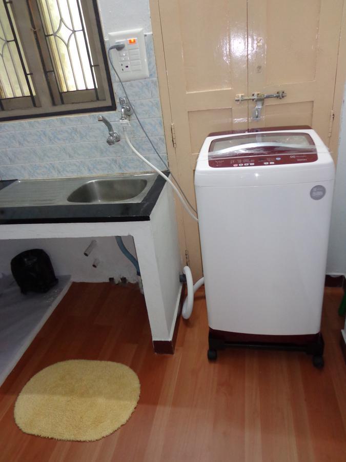 Remisha Service Apartments Chennai Room photo